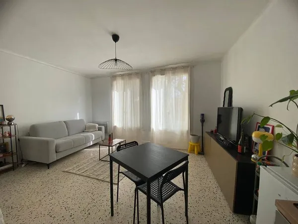 Studio 1 pièce 28 m²