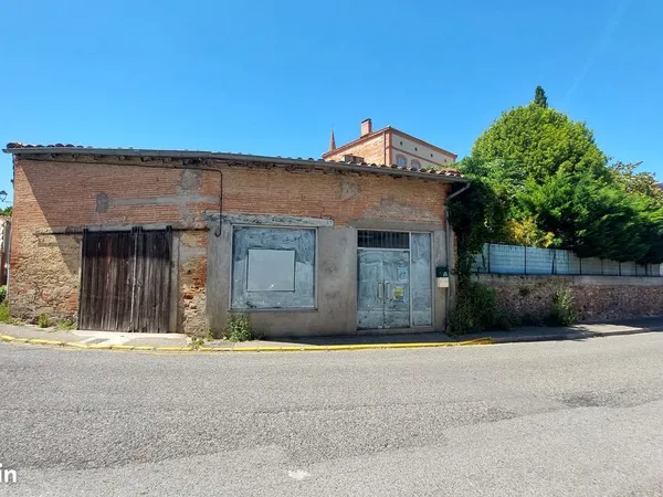 CARAMAN CENTRE - Local commercial avec fort potentiel d'aménagement