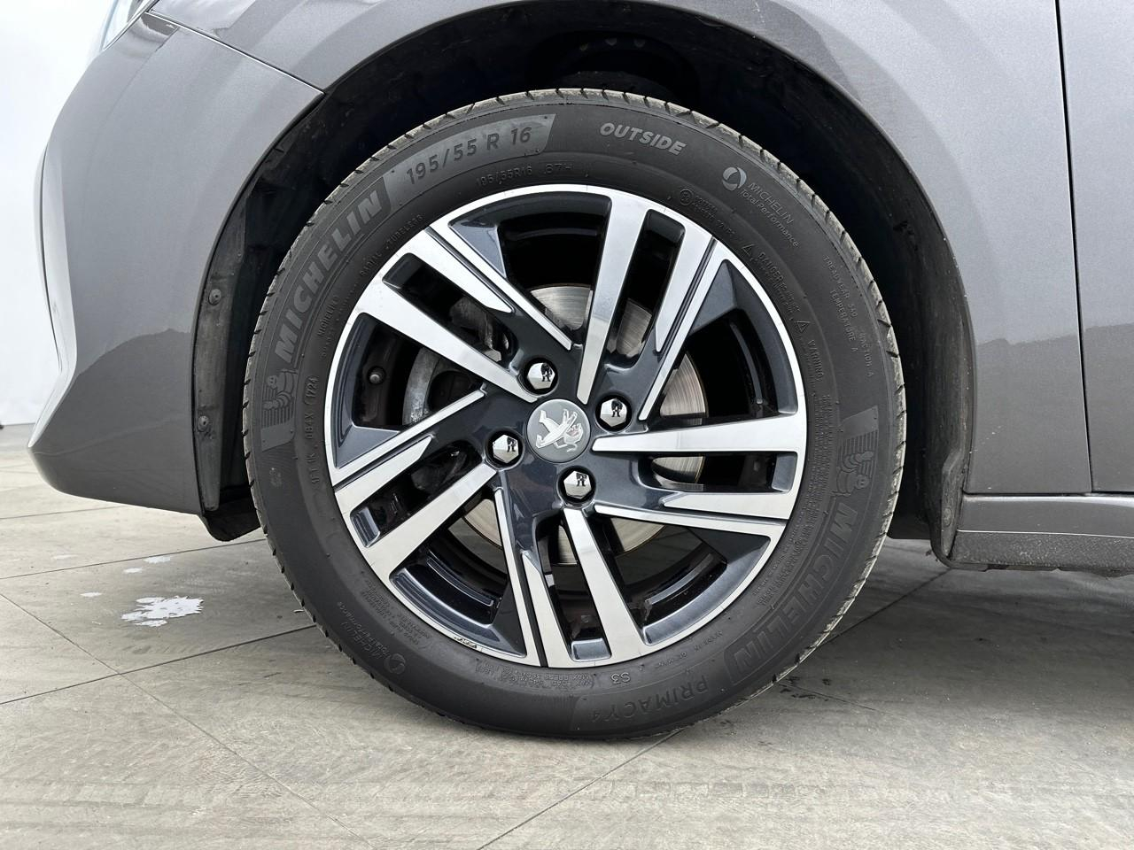 Peugeot 208 puretech 100 s&s eat8 style — photo 16
