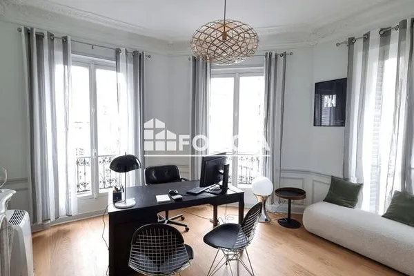 Bureau 85 m²