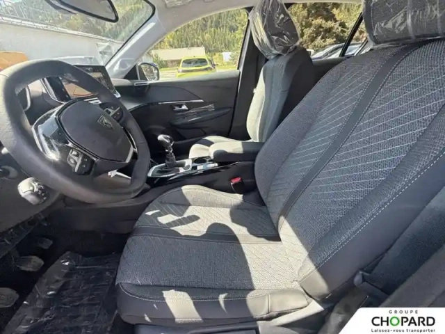 Peugeot 208 100 s&amp;s bvm6 — photo 11
