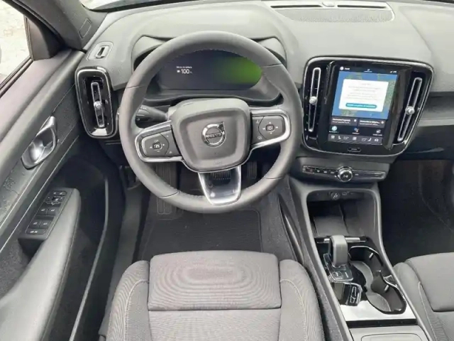 Volvo Xc40 recharge 238ch essential — photo 8