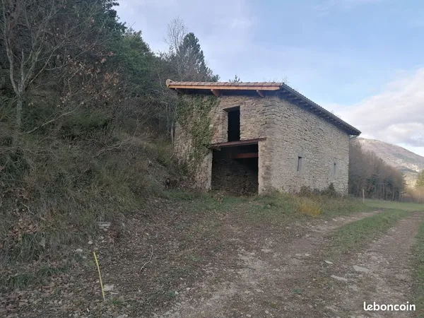 Grange en Pierres 63m2+mezzanine, toit neuf, 4H de Bois attenants, quiétude