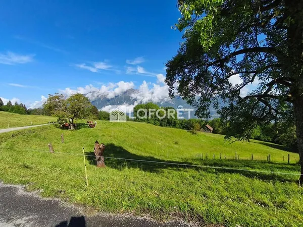 Terrain constructible 957 m²