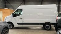 Renault Master F3500 L2H2 2.3 Blue dCi 135ch Confort Euro6E — photo 8