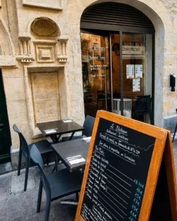 Local commercial restauration