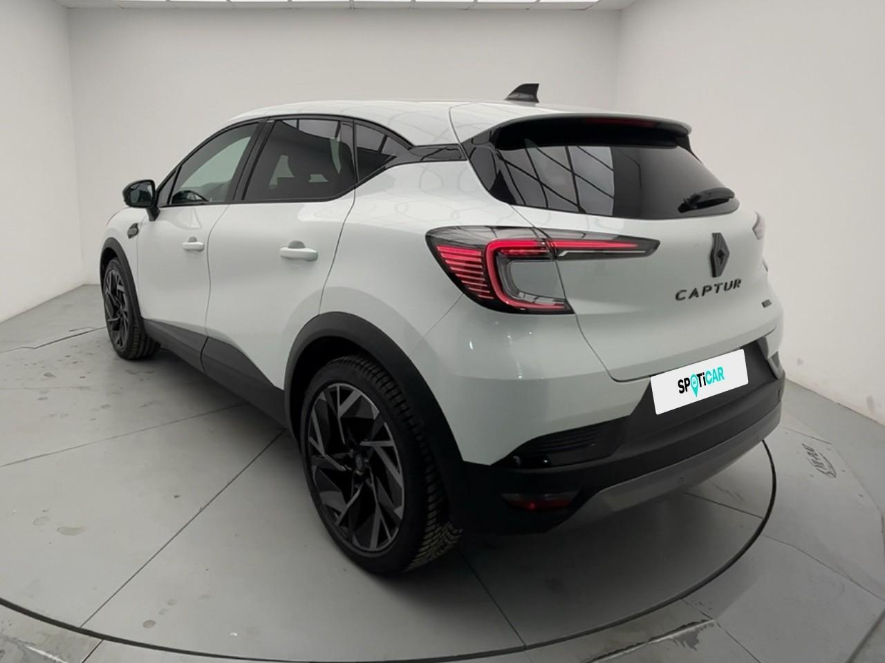 Renault Captur e-tech full hybrid 145 ch esprit alpine — photo 3