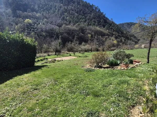 Maison individuelle de plain-pied, vue panoramique, terrain de 2200m2 et ensoleillement privilégié