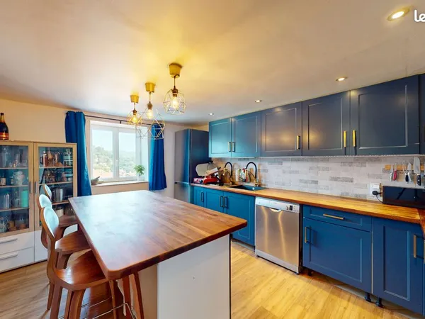 Appartement 6 pièces 151 m²