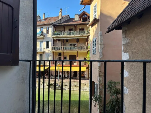 Vieille ville, vue canal, grand T3