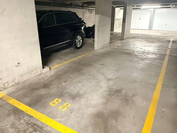Parking 13 m²