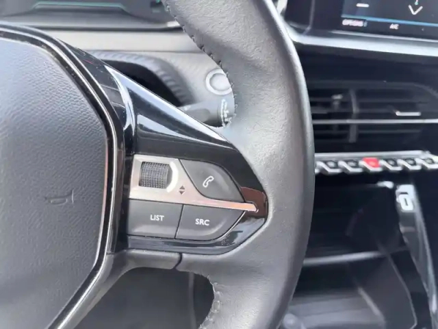 Peugeot 2008 electrique 136 ch — photo 16