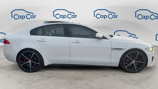 Jaguar XE 3.0 SC V6 340 BVA - S – 2016 – 62831 km – Essence – Boîte Automatique — photo 13