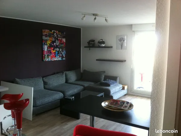 Beau F2 lumineux 54 M2 début Robertsau