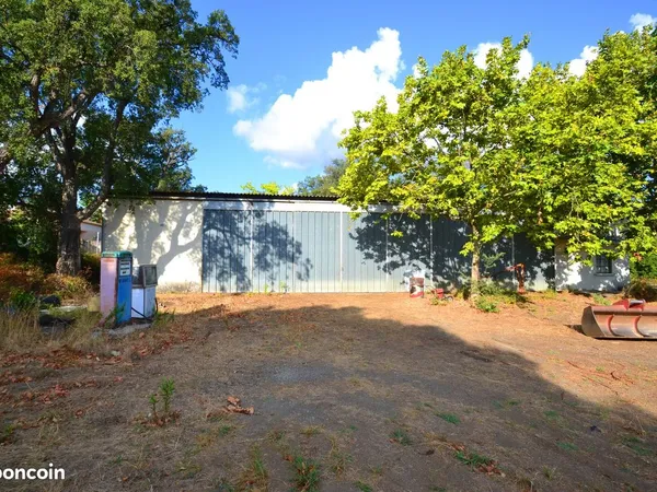 Local 420 m² Biguglia