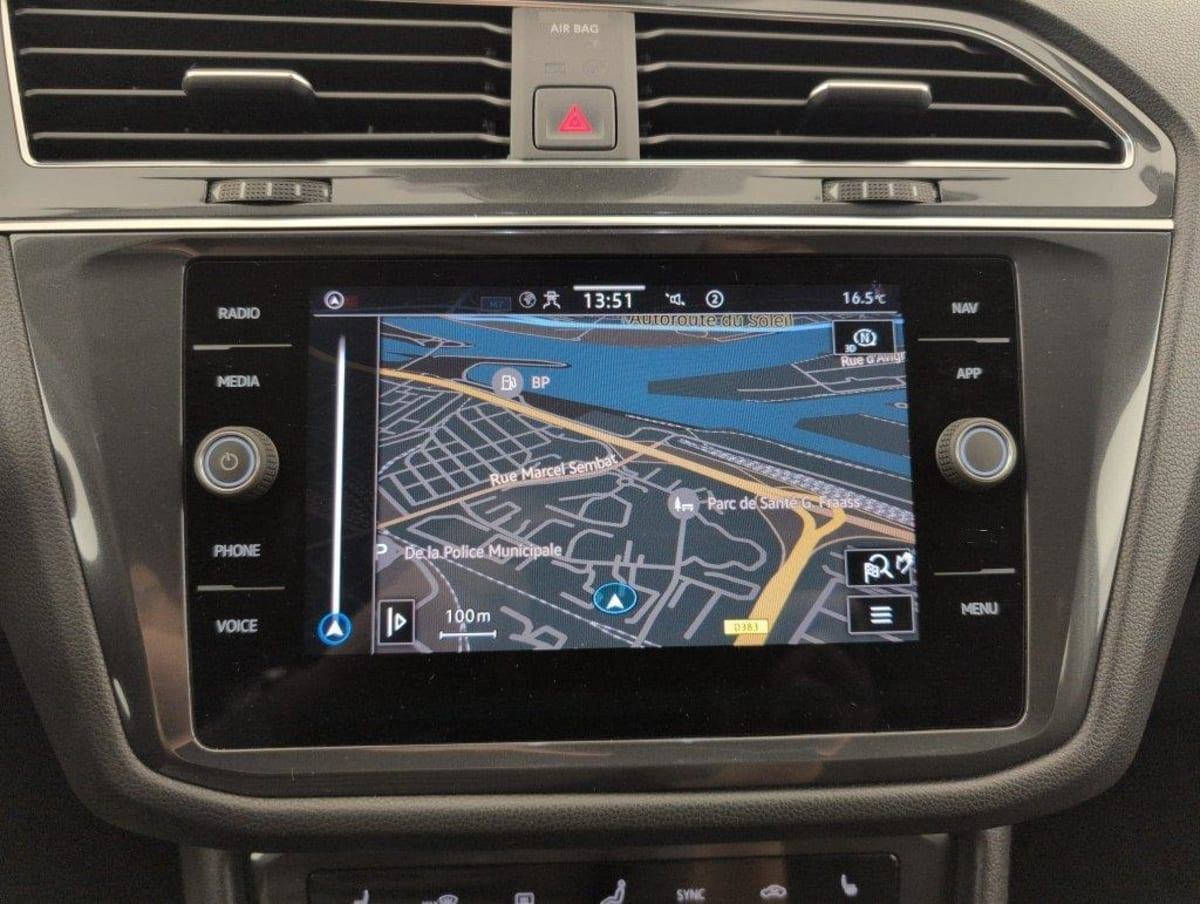 Volkswagen Tiguan Allspace — photo 18