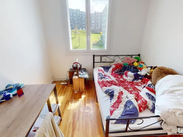 Chambre 5 pièces 69 m²