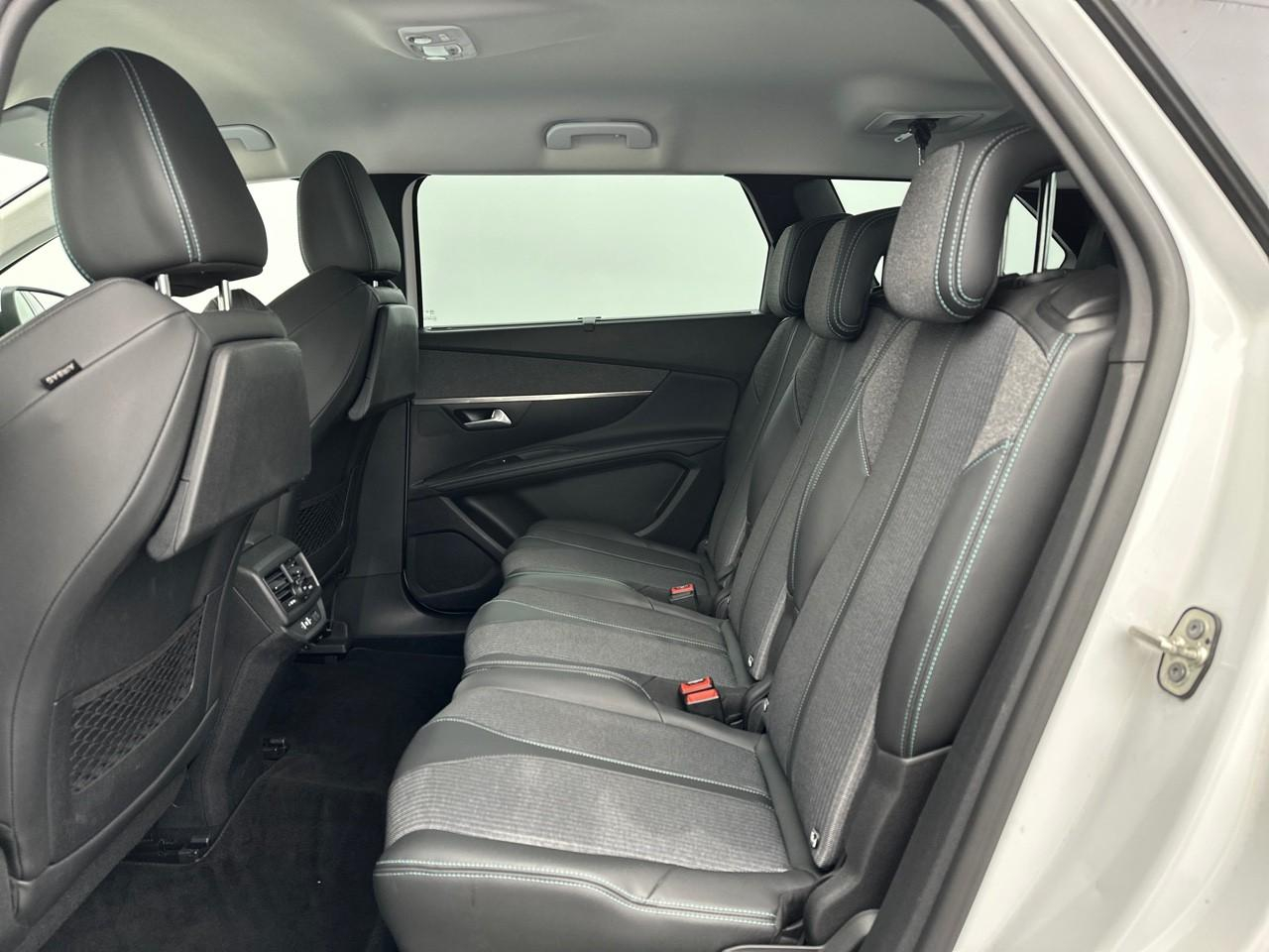 Peugeot 5008 puretech 130ch s&s eat8 allure pack — photo 12