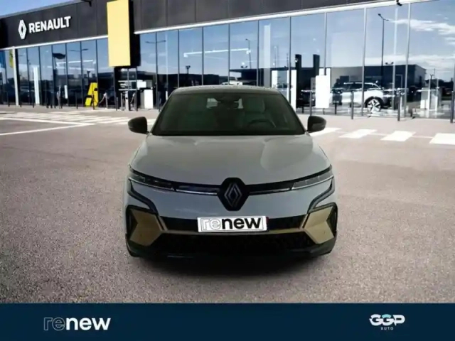 Renault Megane e-tech electric ev60 220ch iconic optimum charge — photo 11