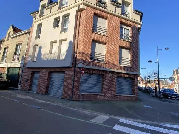 Bureau 150 m²