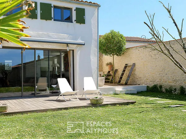 L'art de vivre contemporain dans un cocon de pierre et de verdure