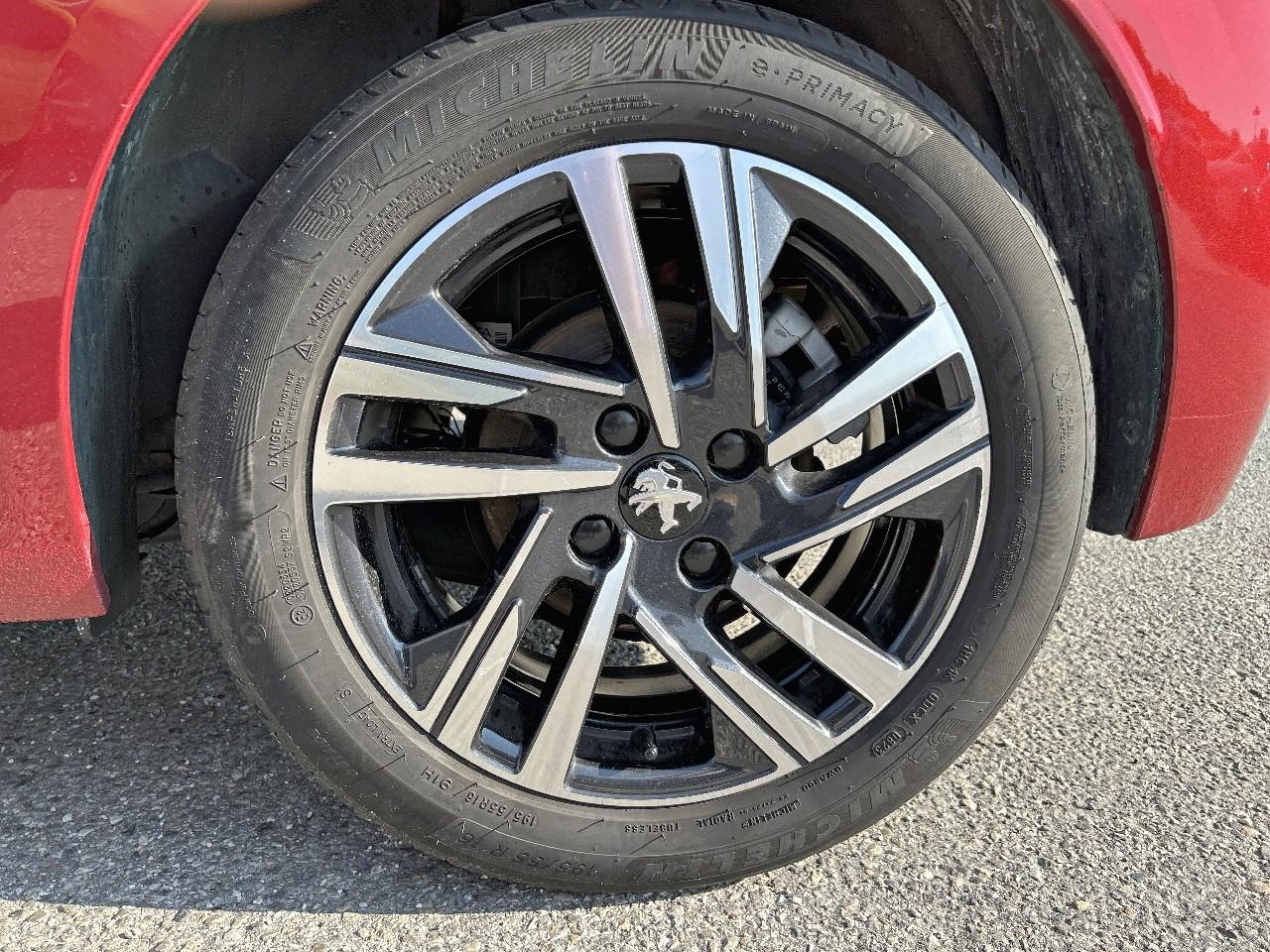 Peugeot 208 1.5 bluehdi 100ch s&s allure pack — photo 11