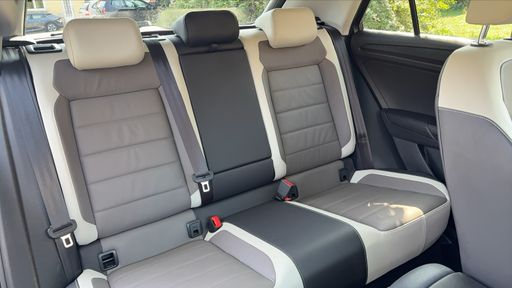 Volkswagen T-Roc 1.5 TSI 150 - Carat Exclusive – 2019 – 130212 km – Essence – Boîte Manuelle — photo 41