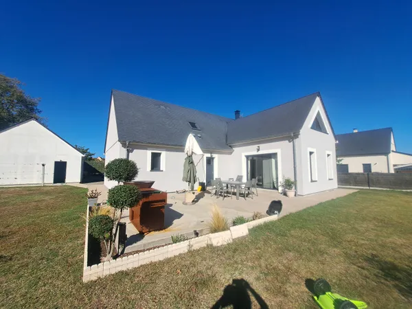 MAISON CONTEMPORAINE A OSSATURE BOIS - LUMINEUSE ET SPACIEUSE
