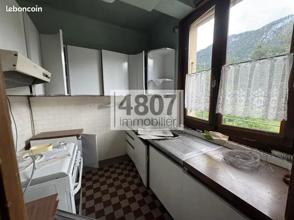 Maison 5 pièces 420 m²