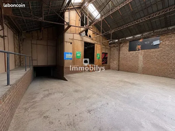 Local 713 m² Waziers