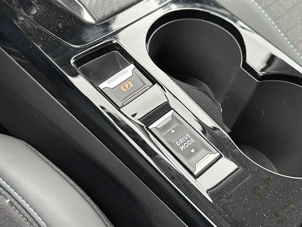 Peugeot 2008 puretech 130 s&s eat8 allure pack — photo 30