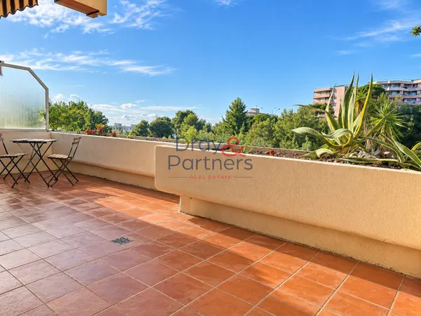 NICE FABRON 2 PIÈCES 52m2 AVEC TERRASSE 20 M2 SUD/SUD-OU