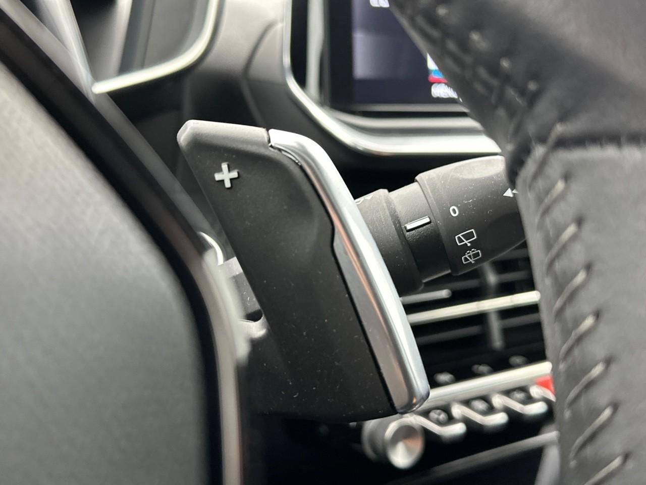 Peugeot 2008 puretech 130 s&s eat8 allure business — photo 18