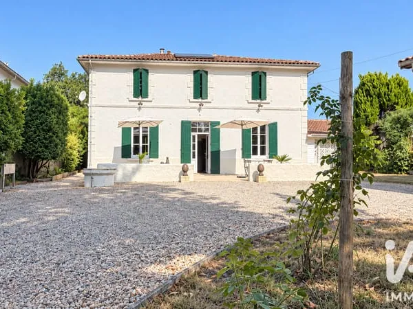 Maison 6 pièces 210 m²