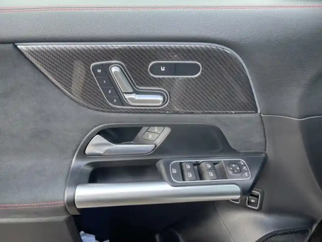Mercedes Gla 250 e hybrid eq amg line — photo 16