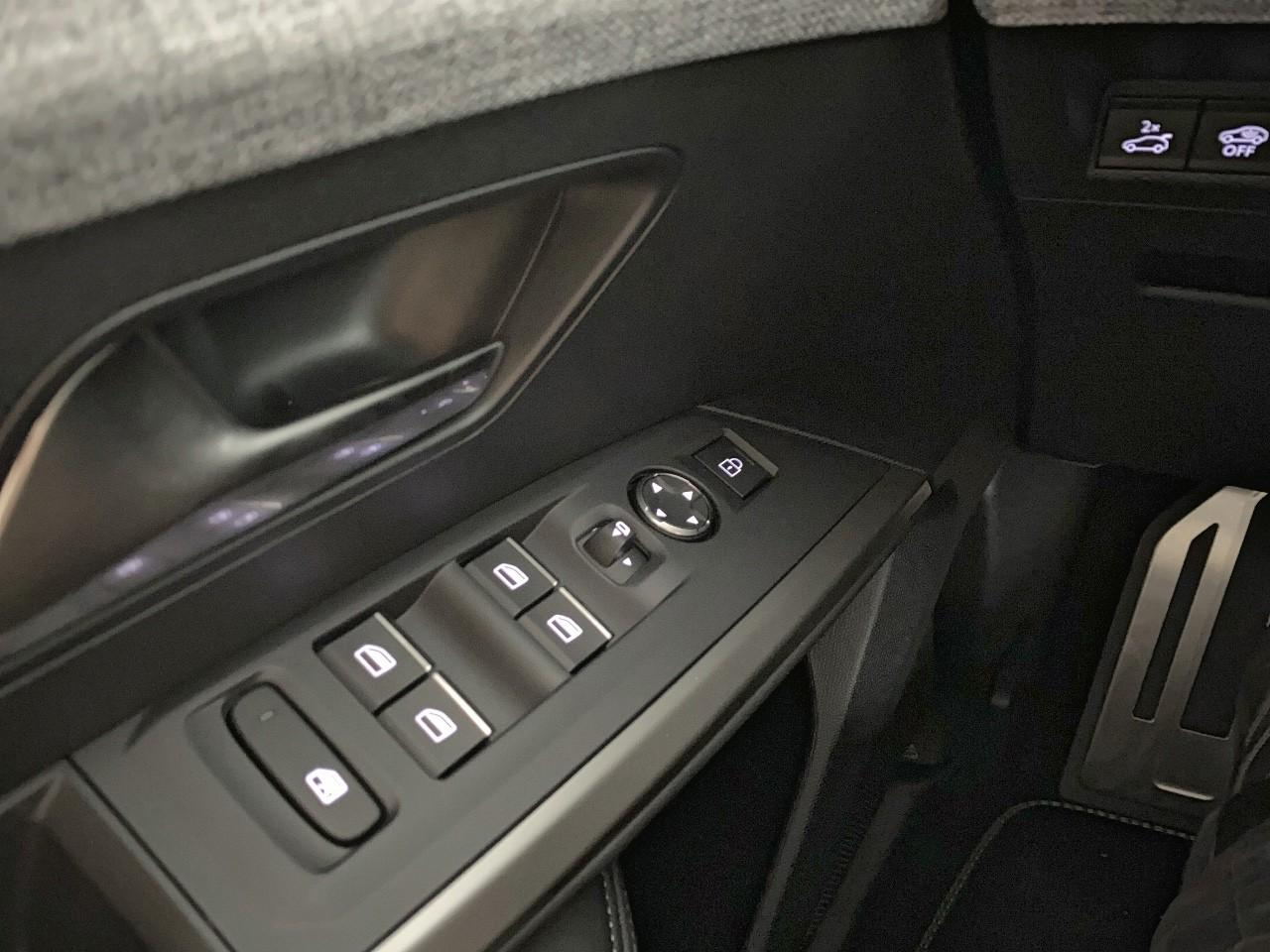 Peugeot 3008 hybrid 145 e-dcs6 gt — photo 20
