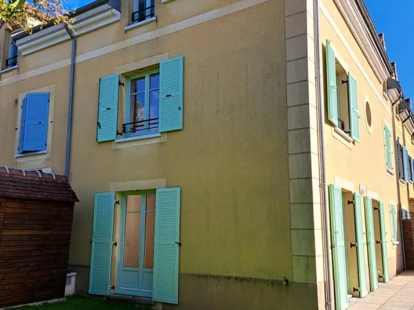 Jolie maison contemporaine idéale famille secteur résidentiel