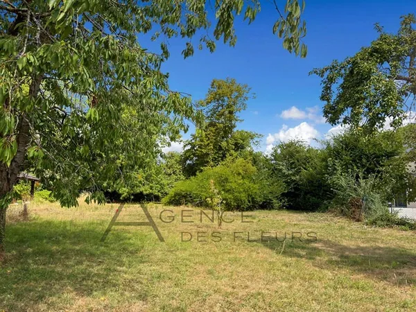 Terrain constructible 741 m²