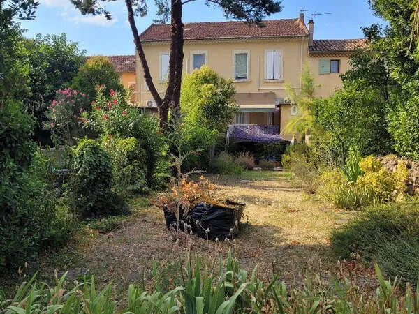 Immeuble de rapport 8 pièces 166 m²