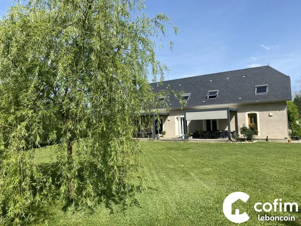 Maison 8 pièces 257 m²