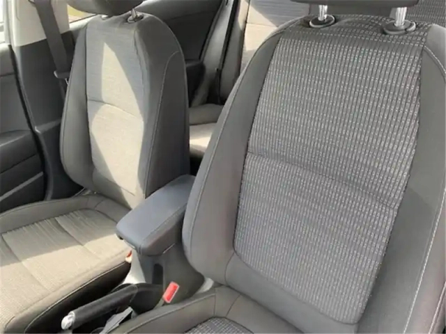 Kia Stonic 1.0 t-gdi 100 ch bvm6 — photo 12