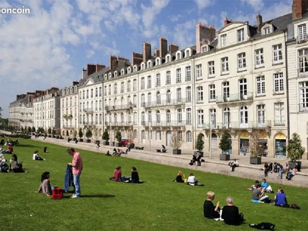 Nantes Hypercentre Île Feydeau - T2 Meublé 53 m² - Balcon