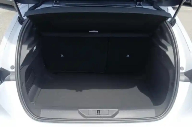 Peugeot 308 hybrid 145 e-dcs6 — photo 9