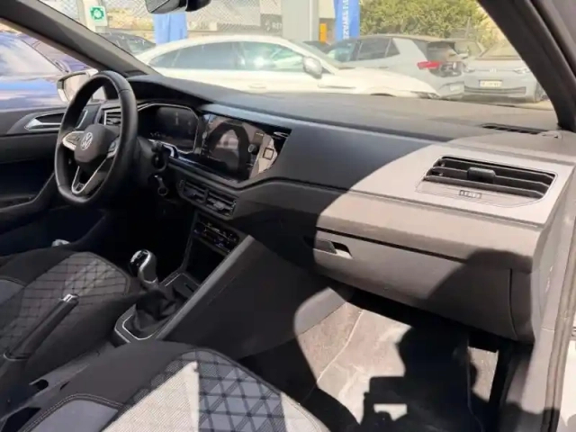 Volkswagen Polo 1.0 tsi 95ch r-line edition — photo 10