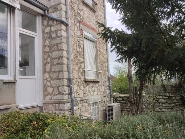 Maison meublée à louer - 80m² - 2 chambres - Jardin -