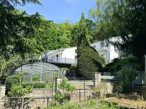 CHARTRES - Propriété unique d'environ 300 m² sur terrain de 7 900 m²