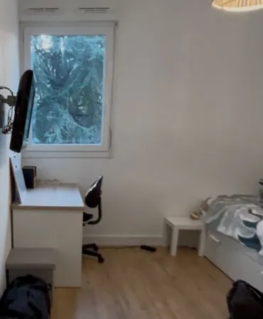 Studio meublé refait à neuf