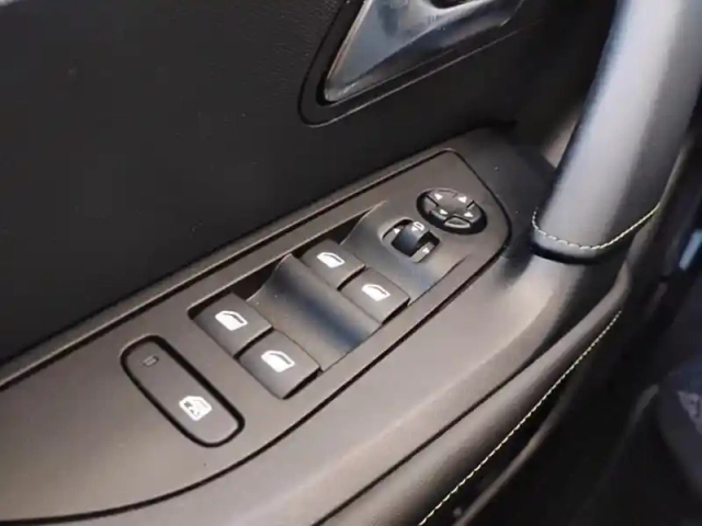 Peugeot 2008 puretech 130 s&amp;s eat8 gt — photo 20
