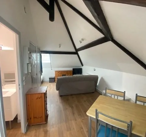 T1 bis meublé de 26 m² avec coin nuit - À environ 15 min à pied de la gare