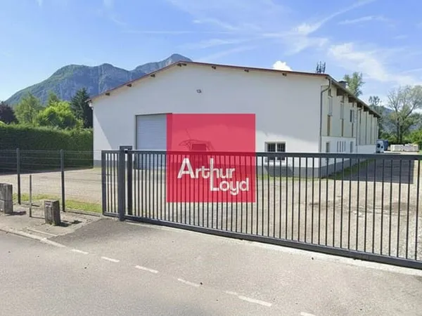 Local d'activité 1321 m²